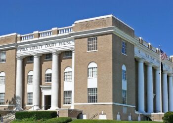 Columns at a courthouse